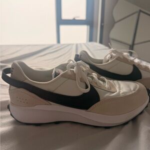 Nike Cream and Black Women's Sneakers